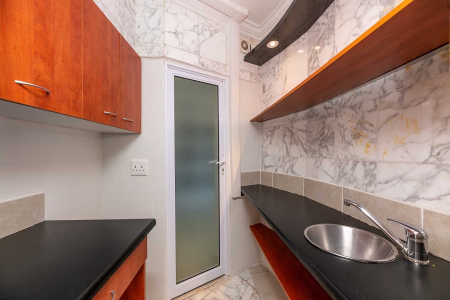 To Let 2 Bedroom Property for Rent in Sea Point Western Cape